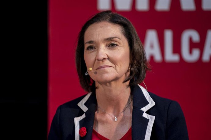 Archivo - La candidata del PSOE a la Alcaldía, Reyes Maroto, durante una reunión con el sector de la cultura, en la Nave de Terneras del Matadero Madrid, a 12 de mayo de 2023, en Madrid (España).