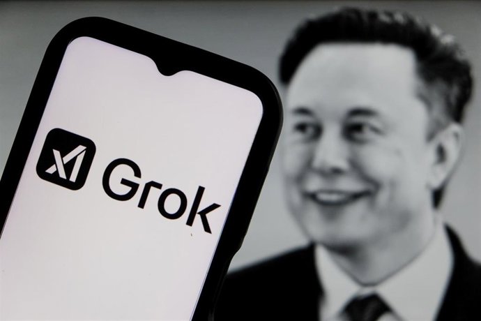 Ilustración del logo de Grok junto a Elon Musk.