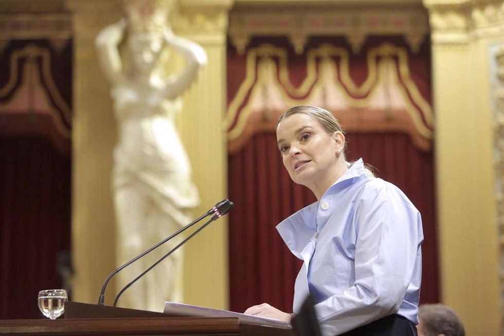 Archivo - La presidenta del Govern balear, Marga Prohens, interviene durante la segunda jornada del Debate de Política General, en el Parlament balear, a 8 de octubre de 2025, en Palma de Mallorca, Mallorca, Baleares (España).