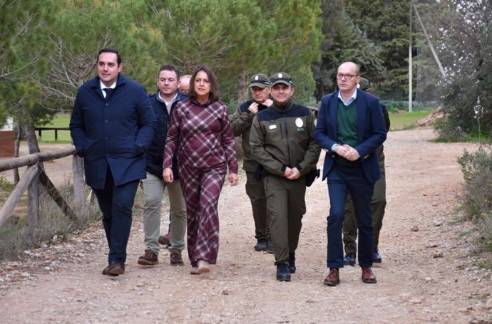 La consejera y el delegado territorial de Sostenibilidad y Medio Ambiente en una imagen de archivo
