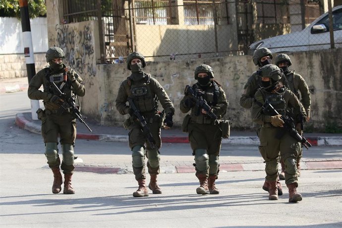 Archivo - Militares del Ejército de Israel durante una operación en Qalqilia, Cisjordania, en diciembre de 2025 (archivo)