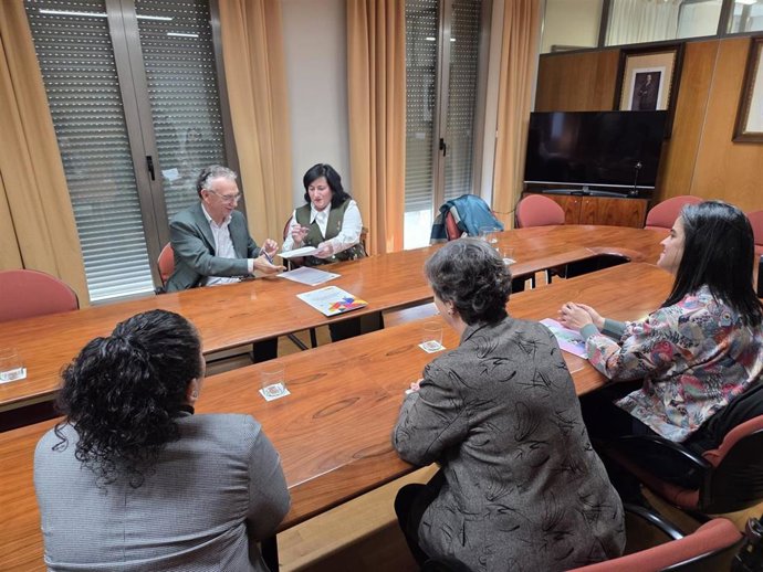 La Delegación del Gobierno y la ONG Mujeres en zona de conflicto firman un convenio
