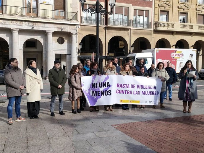 Una concentración en Logroño recuerda a la última mujer asesinada por violencia machista en España