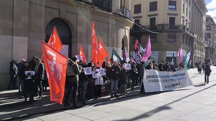 Concentración en Pamplona para reclamar "que se garantice el derecho a vivir y trabajar en euskera"
