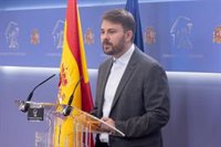 Sumar critica que los pequeños caseros se libren de la suspensión de desahucios, pero lo acepta para lograr apoyos