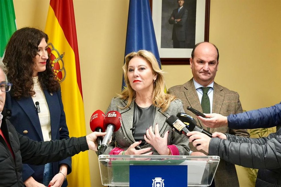 La consejera de Economía, Hacienda, Fondos Europeos y Diálogo Social y portavoz del Gobierno andaluz, Carolina España, este martes en Écija (Sevilla)