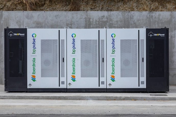 Iberdrola | bp pulse avanza con su plan de economía circular con baterías de segunda vida en cinco hubs de recarga ultrarrápida