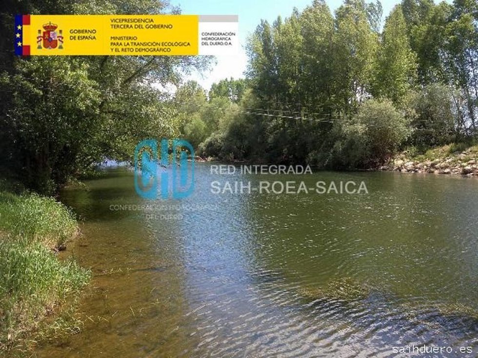 Archivo - Río Órbigo en Cebrones del Río.