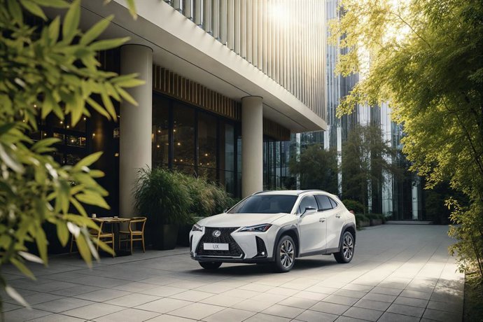 Lexus lanza en España la actualización de su modelo UX para 2026, disponible desde 40.250 euros