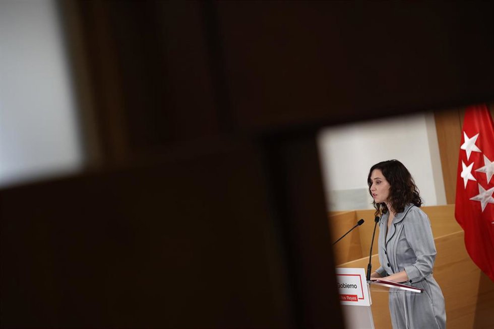 La presidenta de la Comunidad de Madrid, Isabel Díaz Ayuso, durante la rueda de prensa posterior a la reunión del Consejo de Gobierno, en el Ayuntamiento de San Sebastián de los Reyes, a 28 de enero de 2026, en Madrid (España). La reunión del Consejo de