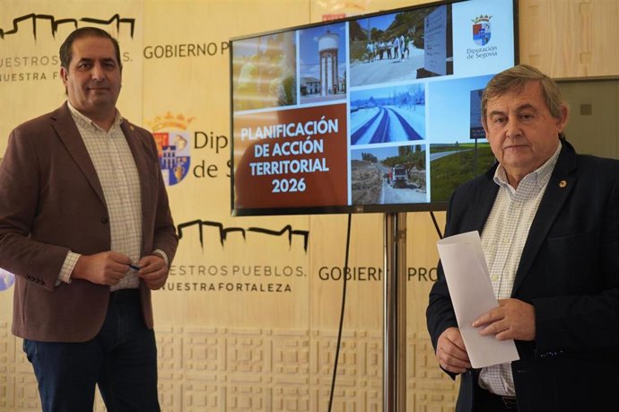 El diputado delegado de la Red Viaria Provincial, Benjamín Cerezo, (izqda), y el del Área de Acción territorial, Basilio del Olmo.