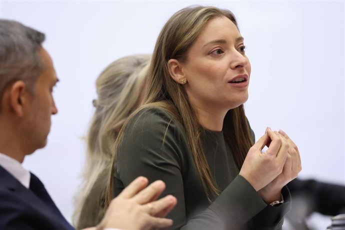 La portavoz del PP en el congreso, Ester Muñoz, durante la comparecencia del presidente del PP, Alberto Nuñez Feijóo, ante la Comisión de investigación de la Dana, en el Congreso de los Diputados, a 2 de febrero de 2026, en Madrid (España). 