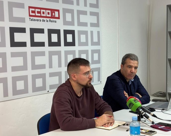 El secretario de empleo, Juan Carlos del Puerto y el secretario de empleo de CCOO en Toledo, Hassan Rejbi.