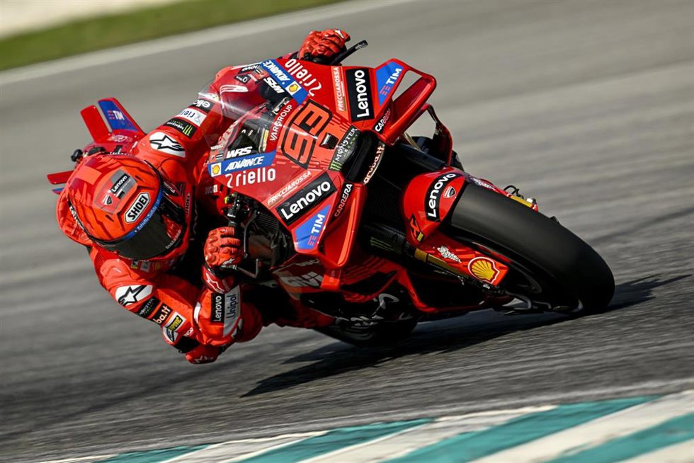 Archivo - El piloto español Marc Márquez (Ducati) durante el test de Sepang de 2025