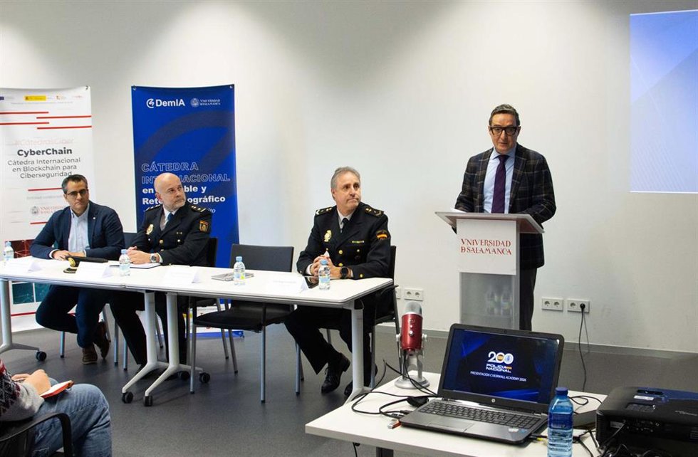 Inauguración de C1B3RWALL Academy en Salamanca.