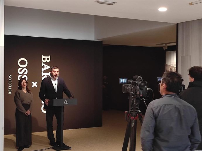 El delegado territorial de Cultura y Deporte de la Junta en Almería, Juan José Alonso, interviene durante la presentación de la programación cultural del Museo Arqueológico de Almería.
