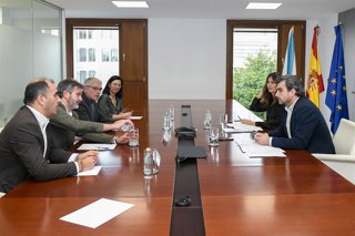 Reunión de representantes da Xunta e da Fegamp.
