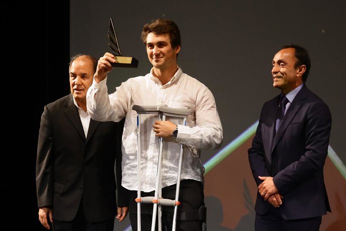 20 de diciembre 2023, Santiago Henrik Von Appen durante la entrega de  reconocimientos del círculo de periodistas deportivos  “el condor de oro” a los mejores deportistas del año, en el teatro municipal de Las Condes  Foto Karin Pozo/Photosport