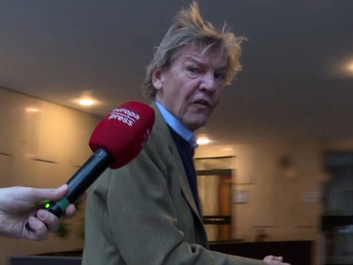 ERNESTO DE HANNOVER SACA SU PEOR VERISÓN CON LA PRENSA UNA VEZ MÁS