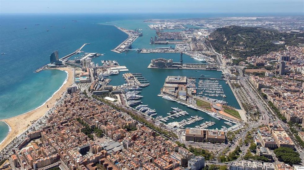 Archivo - Vista aérea del Puerto de Barcelona