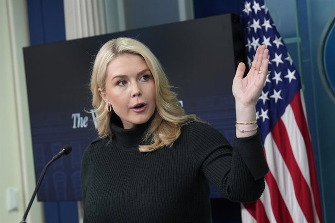 26 de janeiro de 2026, Washington, Distrito de Columbia, EUA: A secretária de imprensa da Casa Branca, Karoline Leavitt, realiza uma coletiva de imprensa na Sala de Coletivas de Imprensa James S Brady da Casa Branca, em Washington, DC, EUA, em 26 de janei