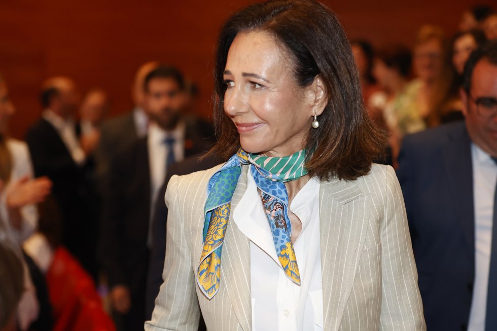 Ana Botín a su llegada a la clausura de la XVII Convocatoria de Euros de tu Nómina, a 09 de junio de 2025, en Madrid (España). Se trata de una iniciativa de Banco Santander para impulsar proyectos que mejoran la sociedad.