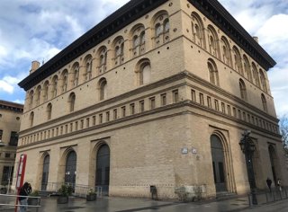 Archivo - La Lonja de Zaragoza fotografíada desde el ángulo de la derecha