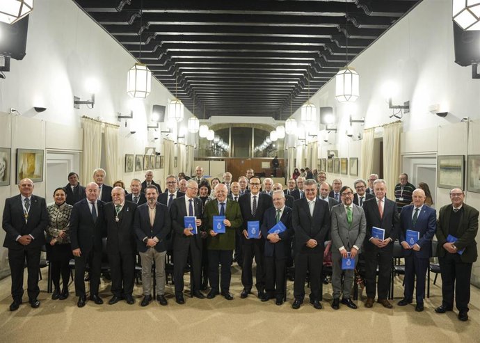 Presentación del libro sobre la historia del Instituto de Academias de Andalucía.