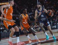 El Valencia Basket se hunde en casa del renacido Anadolu