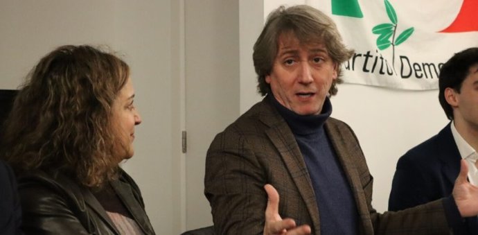 Martínez: "Muchos de los nuestros se han tenido que ir de CyL, mientras el PP rechaza inmigrantes. Eso es cinismo".