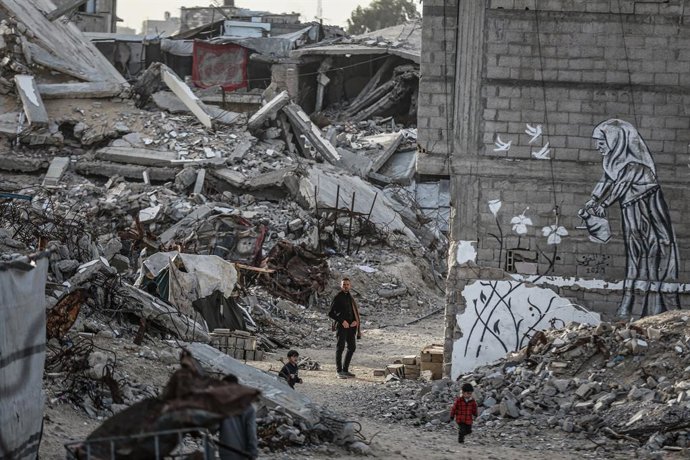 January 27, 2026, Khan Yunis, Gaza Strip, Palestinian Territory: Scenes from daily life in Khan Younis reveal the extent of the destruction inflicted on homes and the proliferation of displacement tents amidst the rubble. Displaced people, including child