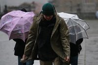 Lluvia, nieve, viento y olas pondrán a la mitad de España en aviso, con Málaga y Cádiz en nivel rojo por lluvia