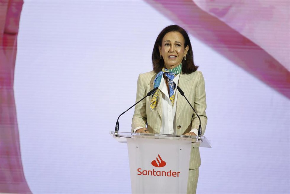 Archivo - Ana Botín durante la clausura de la XVII Convocatoria de Euros de tu Nómina, a 09 de junio de 2025, en Madrid (España). Se trata de una iniciativa de Banco Santander para impulsar proyectos que mejoran la sociedad. Este año se celebra la XVI