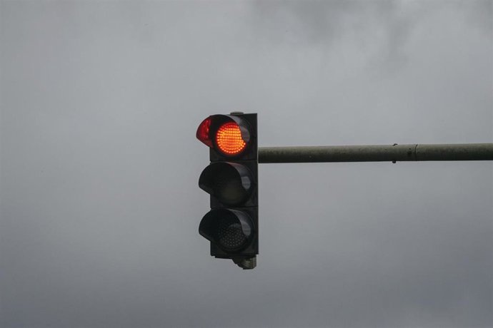 Archivo - Imagen de archivo de un semáforo 