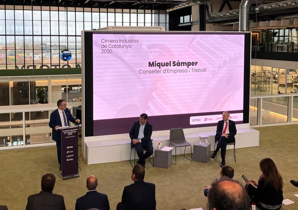 El conseller de Empresa y Trabajo de la Generalitat, Miquel Smper, junto al al presidente de Pimec, Antoni Cañete, y el delegado especial del Estado en el Consorci de la Zona Franca de Barcelona (CZFB), Pere Navarro