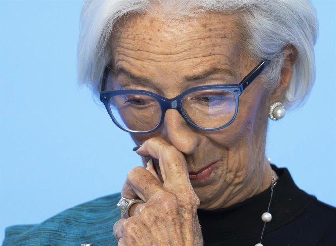 Archivo - 18 December 2025, Hesse, Frankfurt/Main: ECB President Christine Lagarde speaks at a press conference on the occasion of the ECB Governing Council meeting. Photo: Boris Roessler/dpa