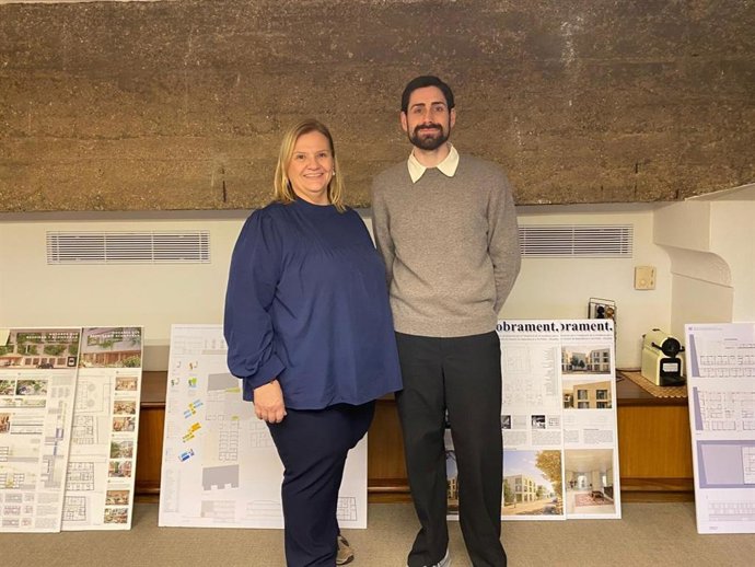 El gerente del Consorcio de Recursos Sociosanitarioa y Asistenciales, Alejandro Mora, y la vicepresidenta del IMAS, Magdalena García.