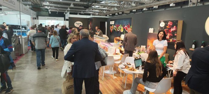 Algunos de los stands de la feria en 2024