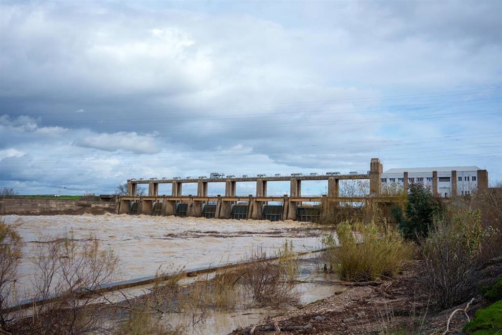 Imágenes de la presa de Cantillana. Temporal en Andalucía