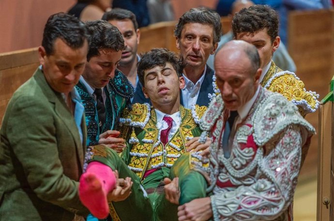 Fotografía 'Cogida en Arnedo' de Carmelo Betolaza primer premio del XIII Concurso de Fotoperiodismo del Parlamento de La Rioja