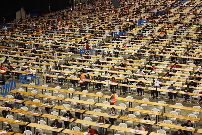 Archivo - Oposiciones de la Xunta en el recinto ferial de Silleda