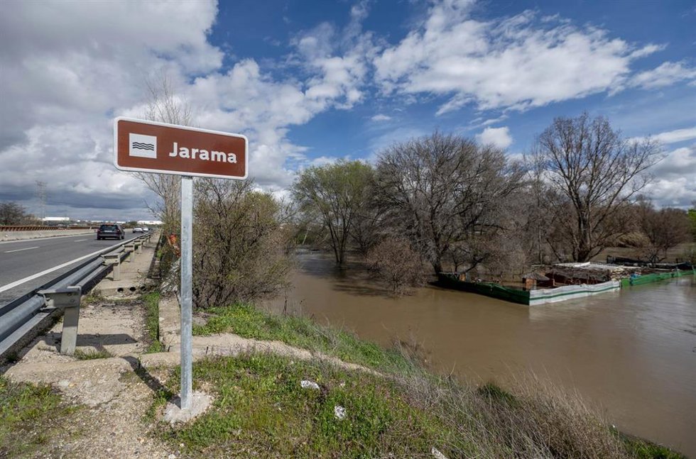 Archivo - Zona de cultivos afectada por el desbordamiento del Río Jarama, a 12 de marzo de 2025, en San Fernando de Henares (Madrid). El Ayuntamiento de Madrid mantiene activado su plan de inundaciones a nivel 0 de alerta, no por la previsión de lluvias