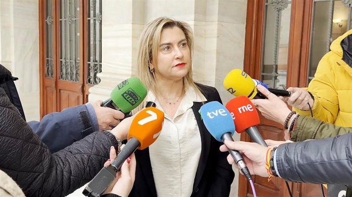 La portavoz del Grupo Parlamentario Socialista, Carmina Fernández