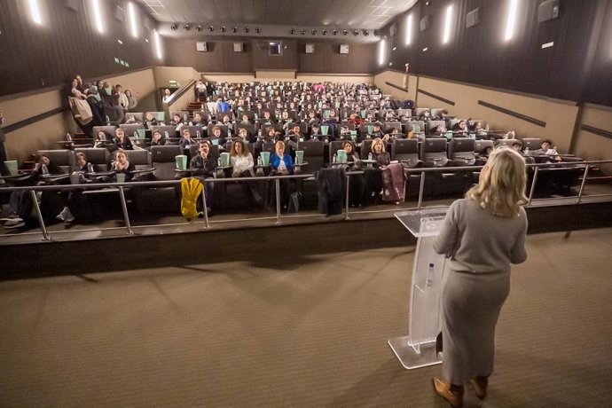 Presentación del documental 'Zona cero pantallas' en Vallsur