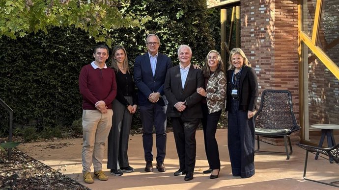Joan Reventós, Sara García (Kálida), José Joaquín Pérez, Josep París, Heba Iglesias (Mémora) y Càndida Castillo (Kálida)