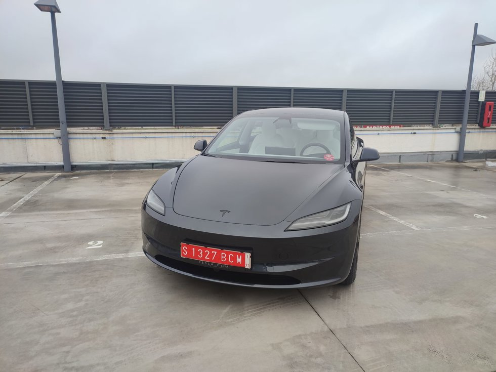 Tesla realiza las primeras pruebas del sistema de conducción 'Full Self-Driving' supervisado en España