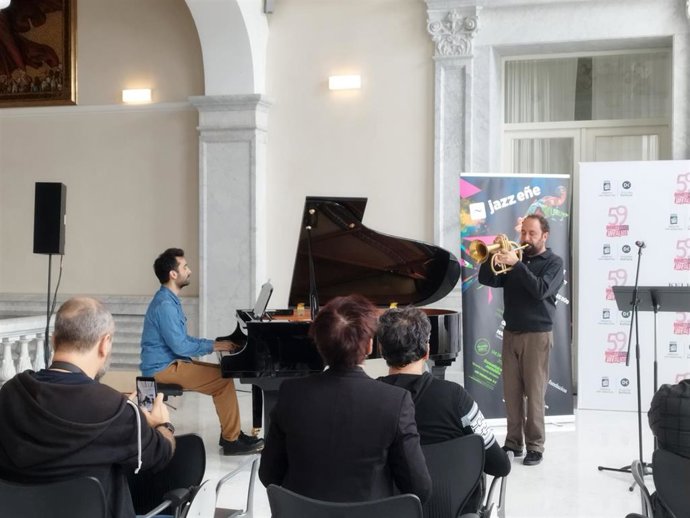 Archivo - Actuación de R.S. Basque Faktor, formado por los músicos Rubén Salvador y Satxa Soriazu.