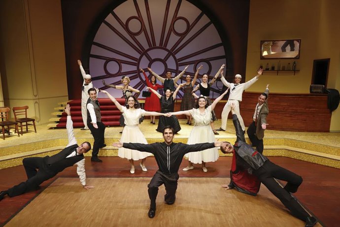 Imagen del espectáculo 'Ballant ballant' de Companyia Teatre Micalet