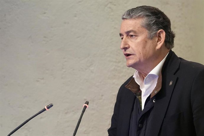 El consejero de Sanidad, Presidencia, y Emergencias de la Junta de Andalucía, Antonio Sanz, en la rueda de prensa posterior a la reunión semanal del Consejo de Gobierno de la Junta de Andalucía. A 04 de febrero de 2026 en Sevilla (Andalucía, España). Rued