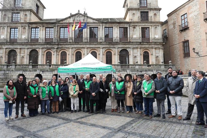 Lectura del manifiesto de la AECC en Toledo con motivo del Día Mundial contra el Cáncer.